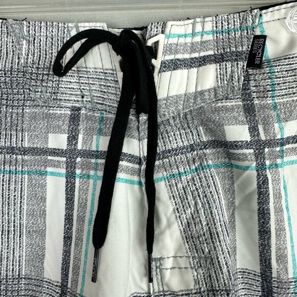 Billabong Men’s 30 Platinum X R U Serious Board Shorts Plaid Stretch - Picture 2 of 11